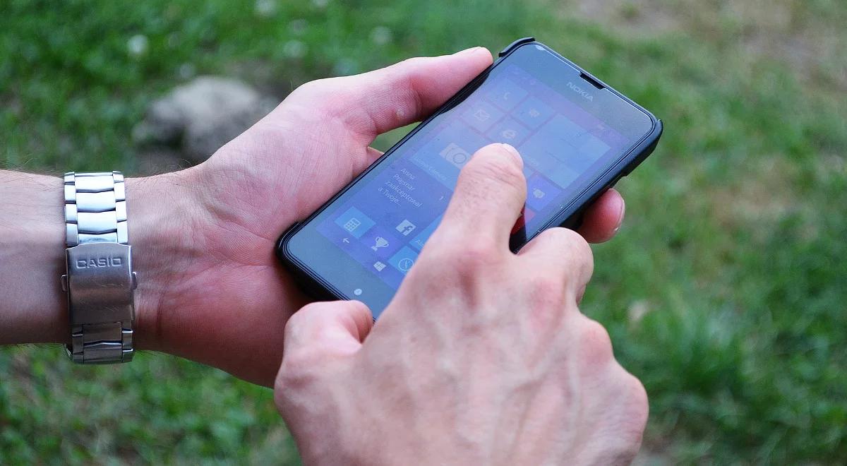Uwaga na darmowe aplikacje w telefonach. Mogą zbierać i przekazywać nasze dane