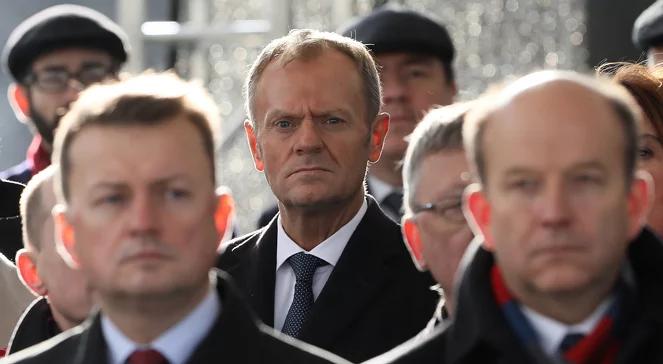 Donald Tusk na obchodach Narodowego Dnia Niepodległości. "Gra na rozłam w PiS-ie”.