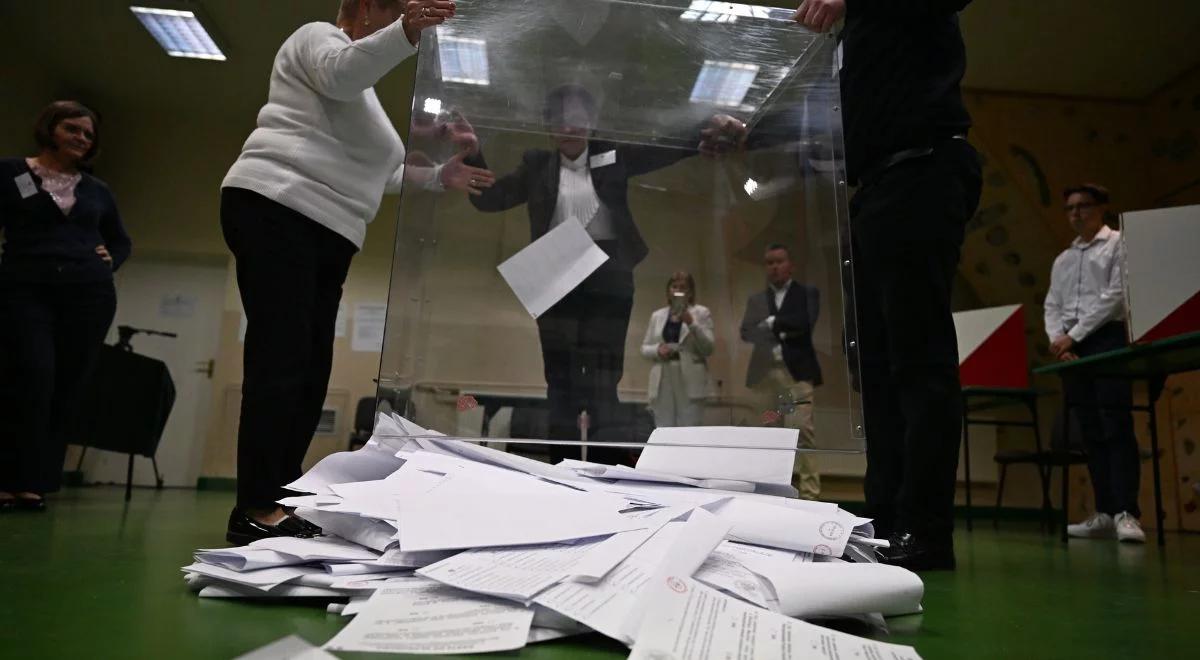 Wybory 2023. Tak głosowali Polacy według wykształcenia