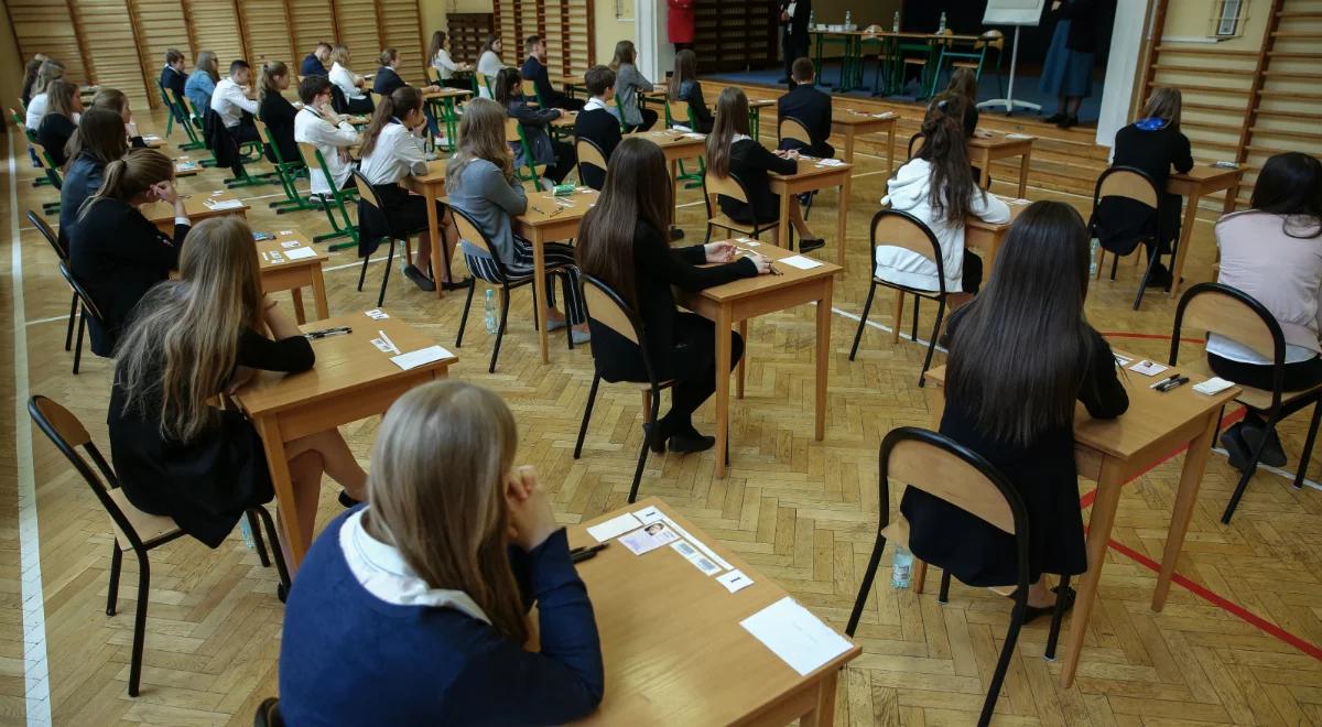 Egzamin gimnazjalny bez zakłóceń. Uczniowie nie będą musieli powtórzyć testu