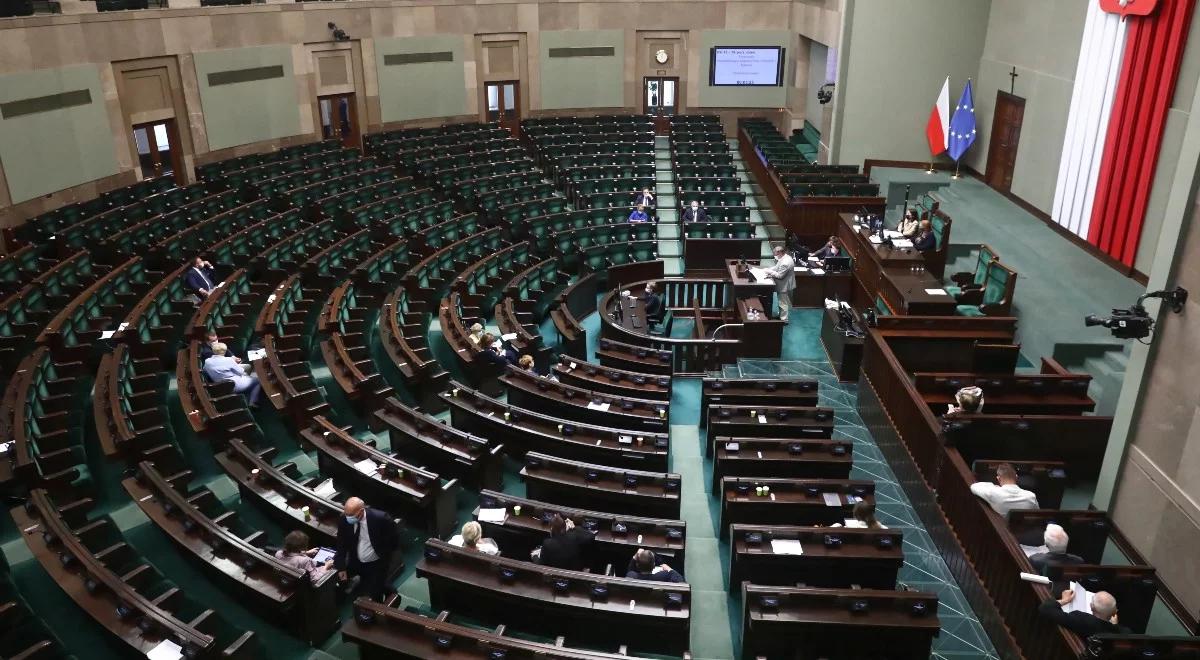 W piątek posłowie wysłuchają informacji na temat realizacji szczepień przeciw COVID-19