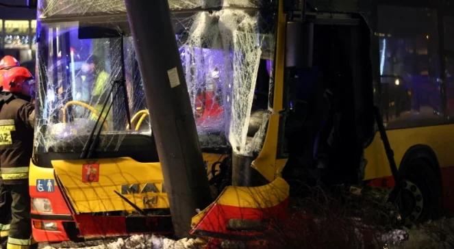 14 osób poszkodowanych w wypadku autobusu w Warszawie