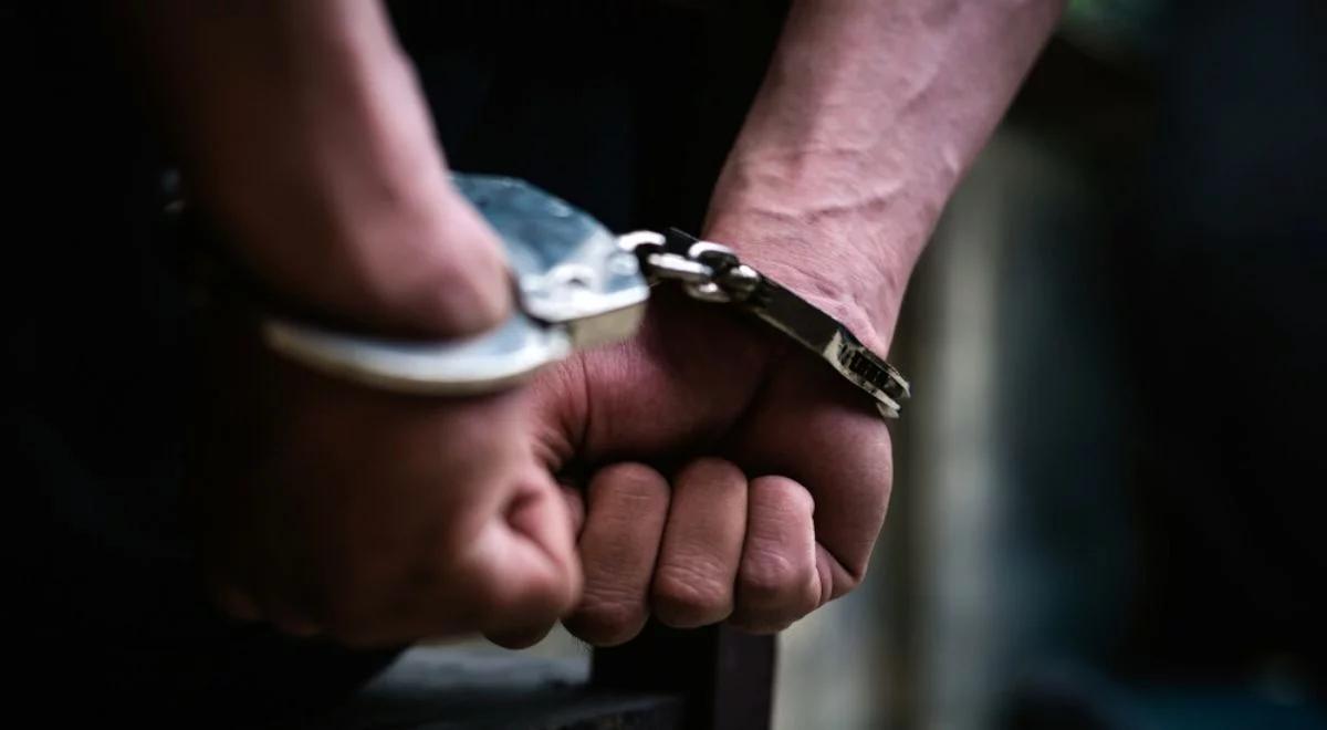 Ukrywał się 10 lat, był poszukiwany dwoma listami gończymi. 41-latek w rękach policji