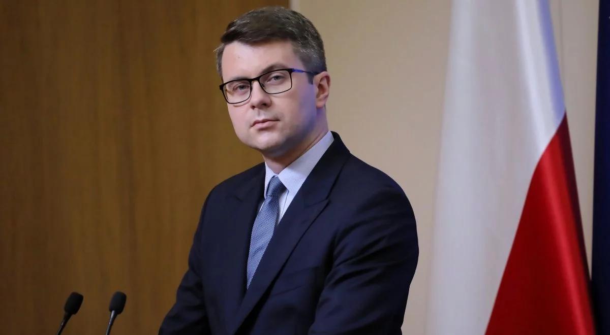 Polski Ład. Wypłacono pierwsze wyższe emerytury i renty. Piotr Müller podał szczegóły