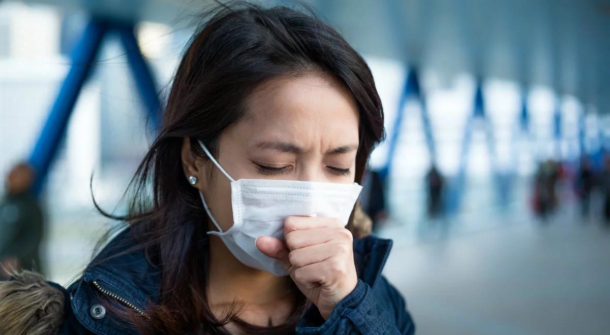 Epidemia w Chinach. UE podnosi poziom zagrożenia