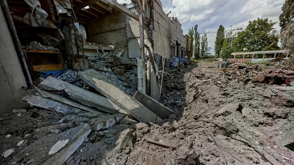 Liczne rosyjskie ostrzały infrastruktury cywilnej, w użyciu też lotnictwo [ZAPIS RELACJI]