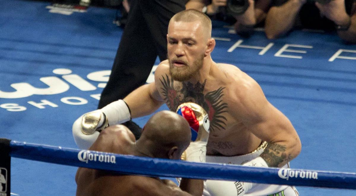 UFC 223: agresywne zachowanie Conora McGregora przed sobotnią galą. Irlandczyk wybił szybę w autokarze