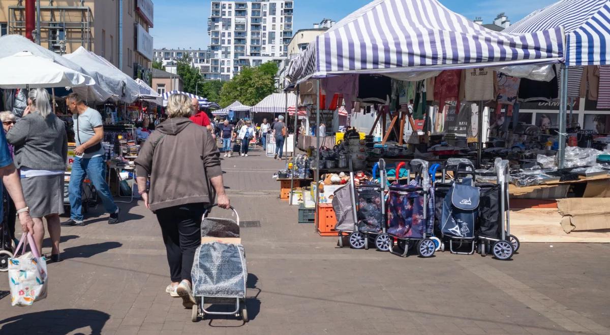 Czesi masowo przyjeżdżają na zakupy do Polski. "Gdzie indziej mogę sobie pozwolić?"
