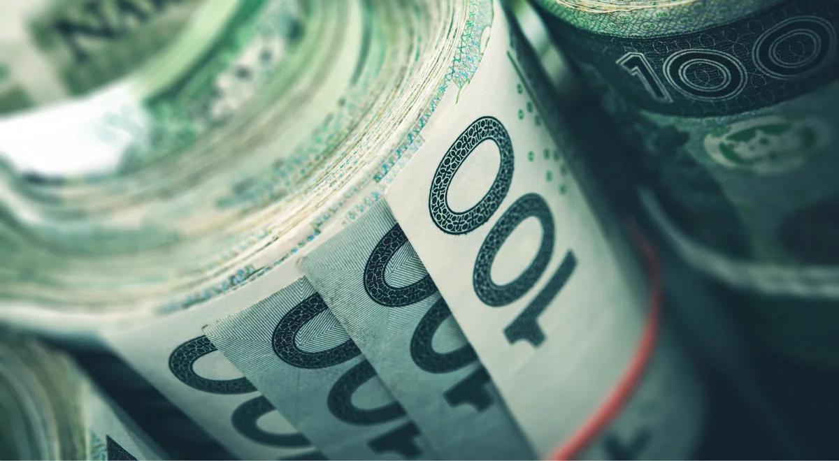Śląskie: fikcyjny obrót paliwami. Przestępcy wyłudzili ponad 160 mln zł z VAT