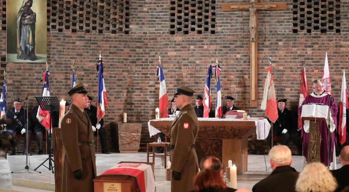 "Zawsze marzył, żeby wrócić do wolnej ojczyzny". Uroczystości sprowadzenia z Francji szczątków Maurycego Mochnackiego