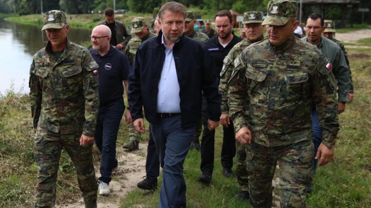Kontrole na granicach. Kierwiński: zostaną przedłużone