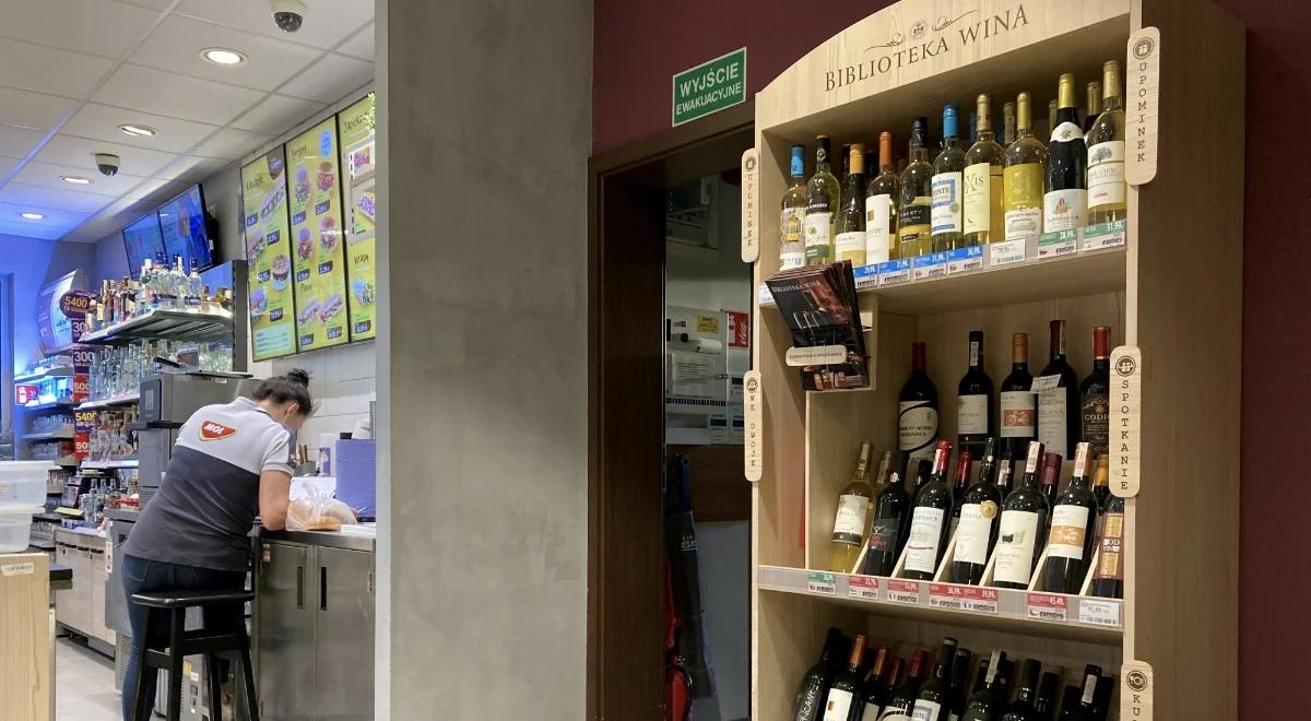 Alkohol zniknie ze stacji benzynowych? Rząd zmienia zdanie 