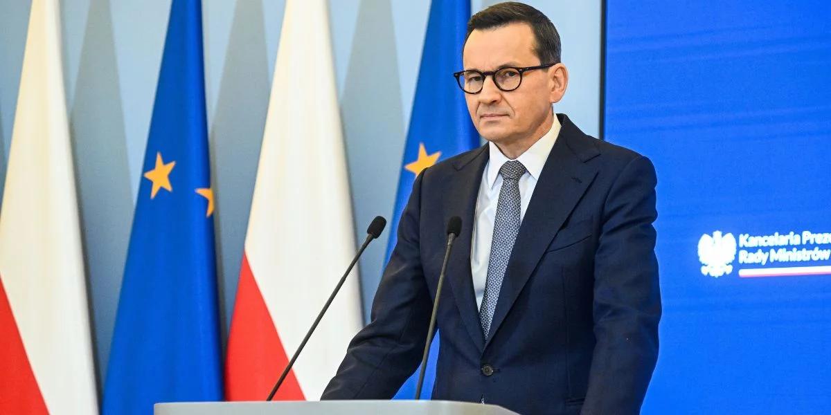 "Stracą polskie rodziny, banki odetchną z ulgą". Premier Morawiecki punktuje opozycję ws. wakacji kredytowych