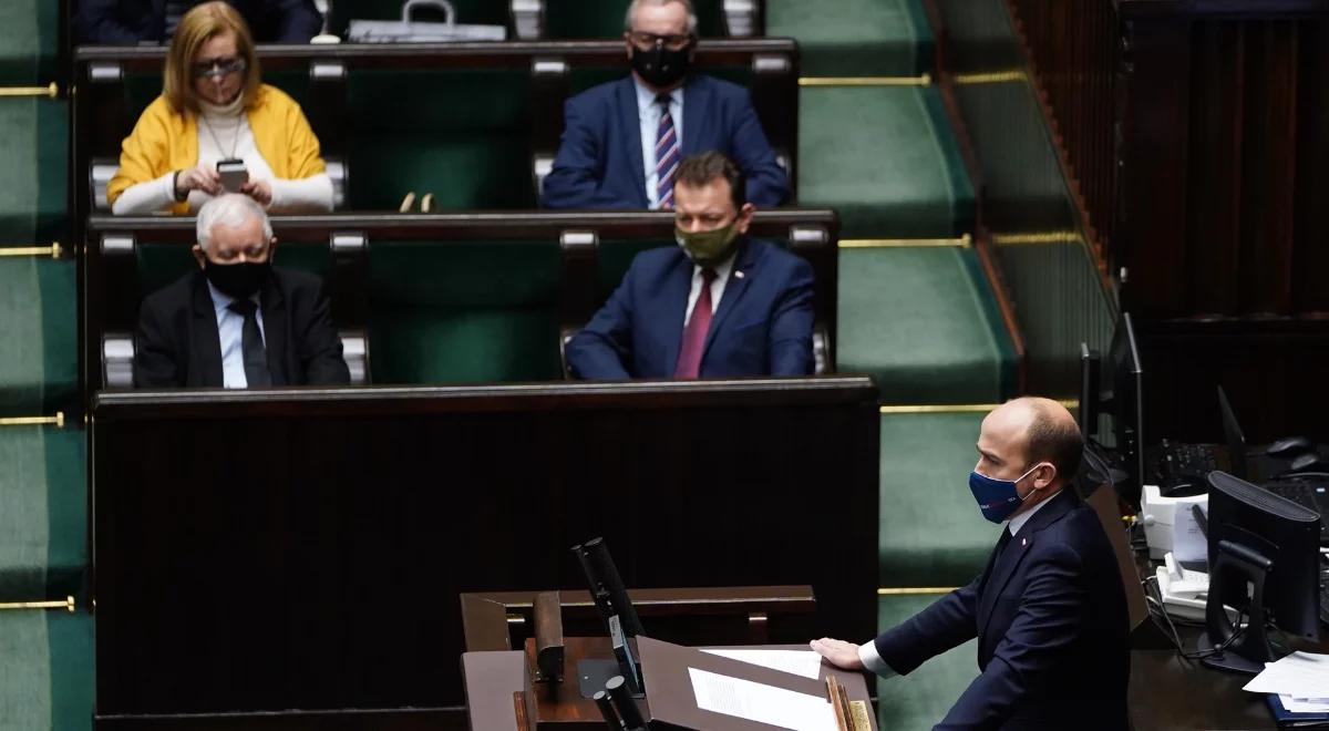 Co zmienia na scenie politycznej Fundusz Odbudowy? Politolog: opozycja traci, PiS zyskuje