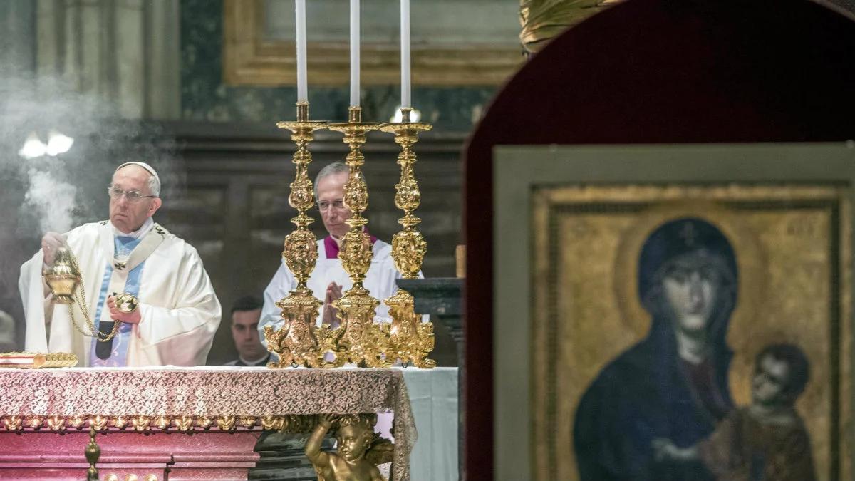 Papież Franciszek: wielkim zagrożeniem dla wiary jest życie bez Matki