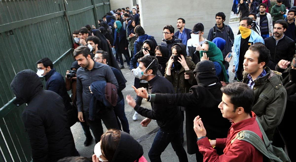 Iran: podczas demonstracji zginęły dwie osoby. "Winę ponoszą agenci obcych sił"