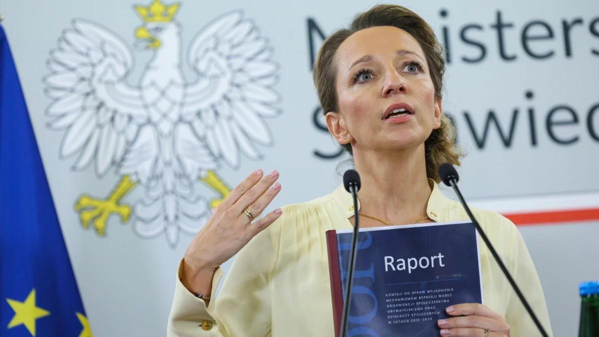 Media publiczne za rządów PiS. "Wrogiem było LGBT, bo to się opłacało"