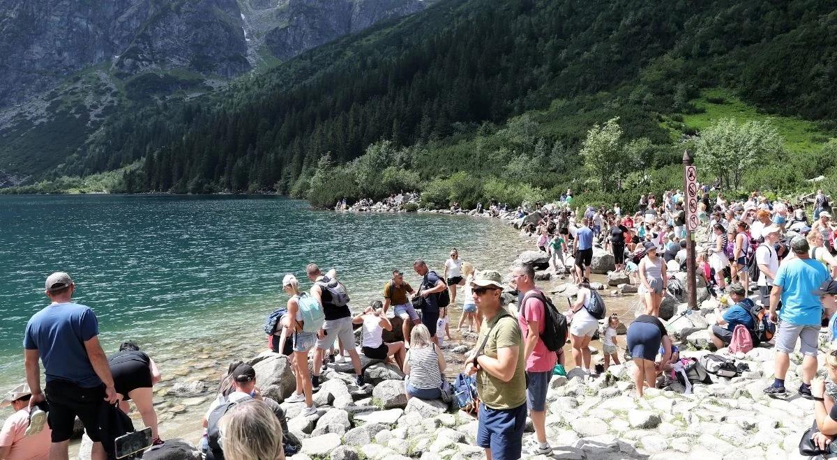 Tłumy w Tatrach. TPN: to rekordowy lipiec pod względem frekwencji