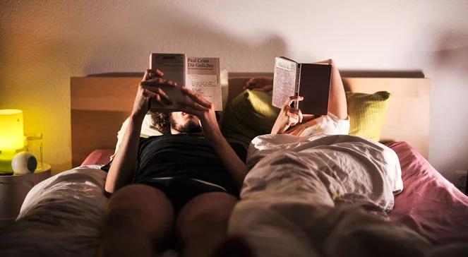 O miłości i seksualności przy książce