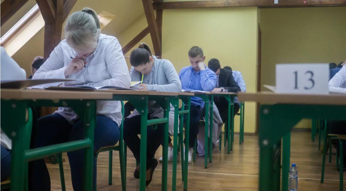 MEN: przeprowadzono klasyfikacje uczniów, będą mogli przystąpić do matury