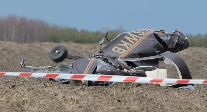 Awionetka runęła na ziemię w Woli Będkowskiej! Pilot nie żyje