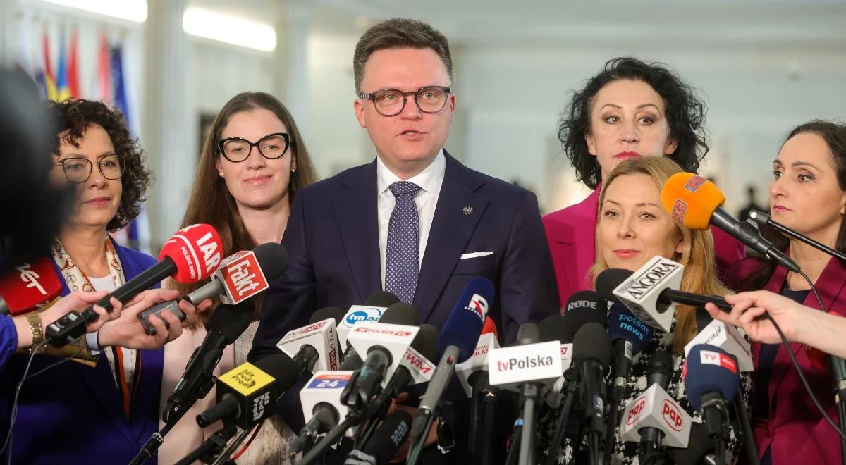 Aborcja w Sejmie. Strajk Kobiet zakłócił konferencję Hołowni. "Projekty do komisji!"