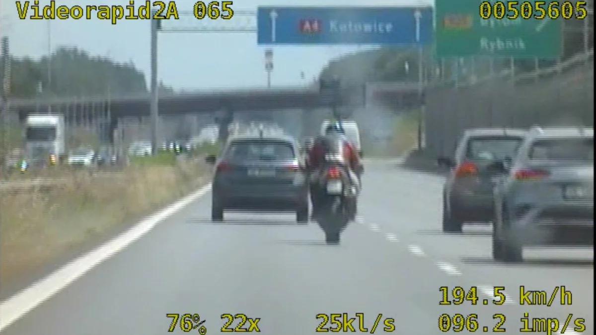 Pędził kawasaki na A4 niemal 240 km/h. "To nie było jedyne rażące naruszenie"