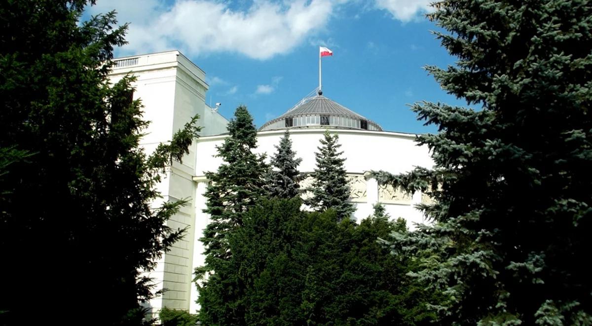 PiS na prowadzeniu, Nowoczesna przed Platformą. Najnowszy sondaż