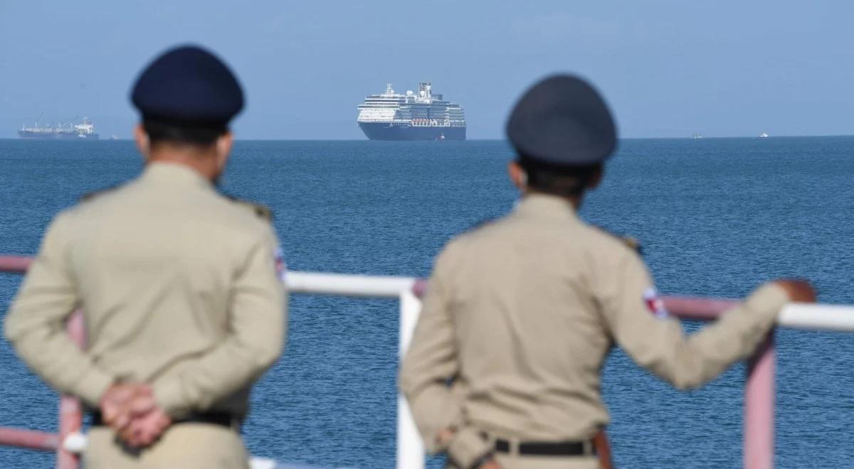 Wycieczkowiec błąkał się 2 tygodnie z powodu koronawirusa. Znalazł port w Kambodży