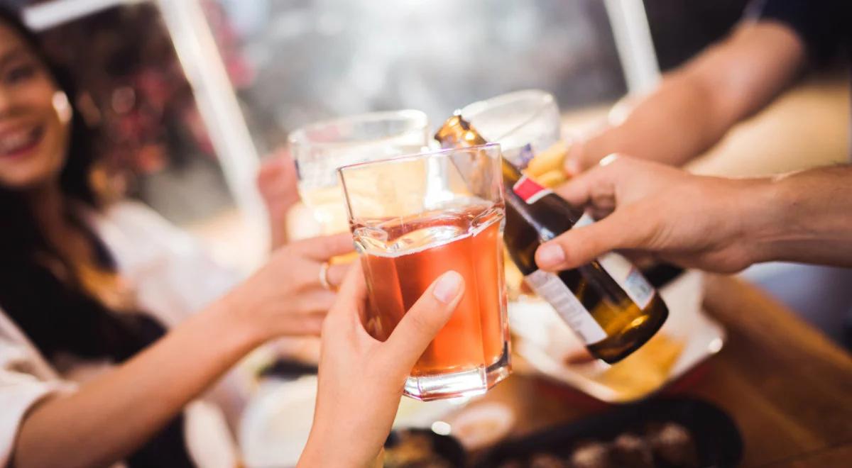 Bruksela: władze zatwierdziły zakaz picia alkoholu nocą na ulicach