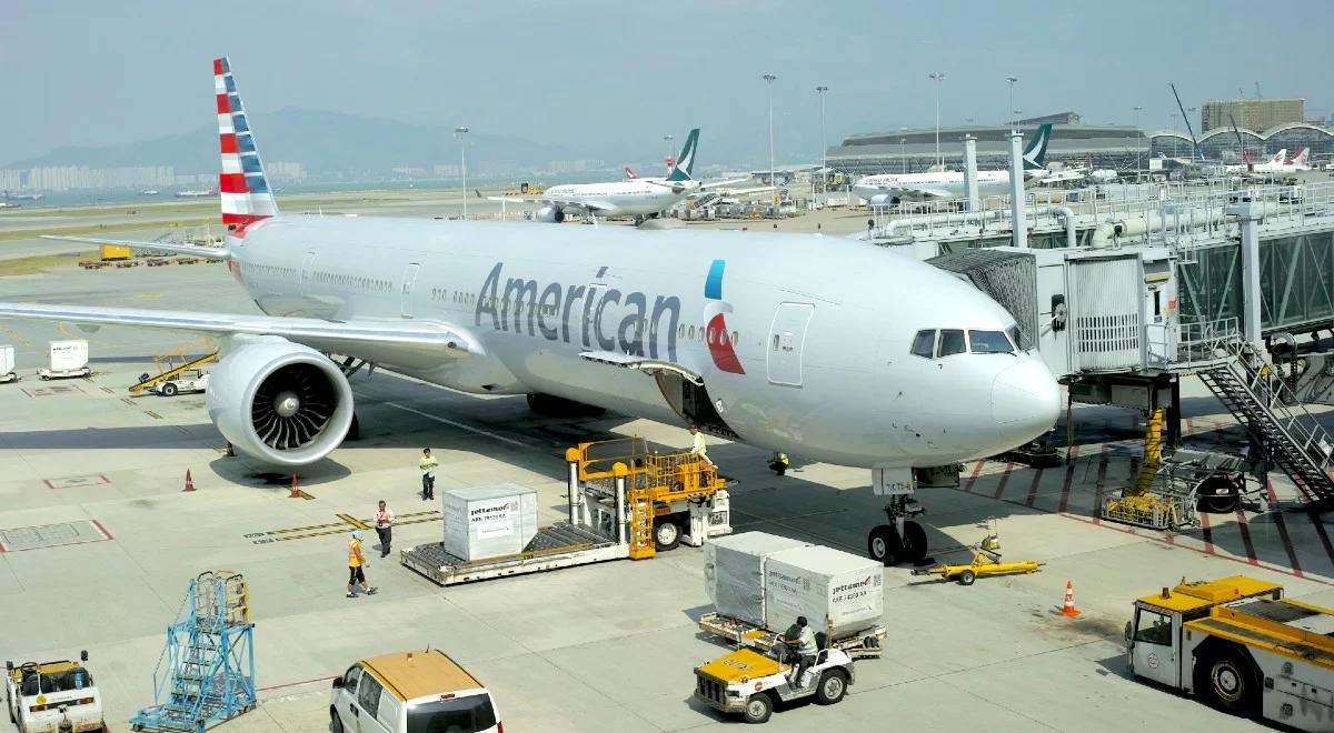 American Airlines testują nowy system boardingu. Chcą ukrócić "wpychanie" w kolejkę