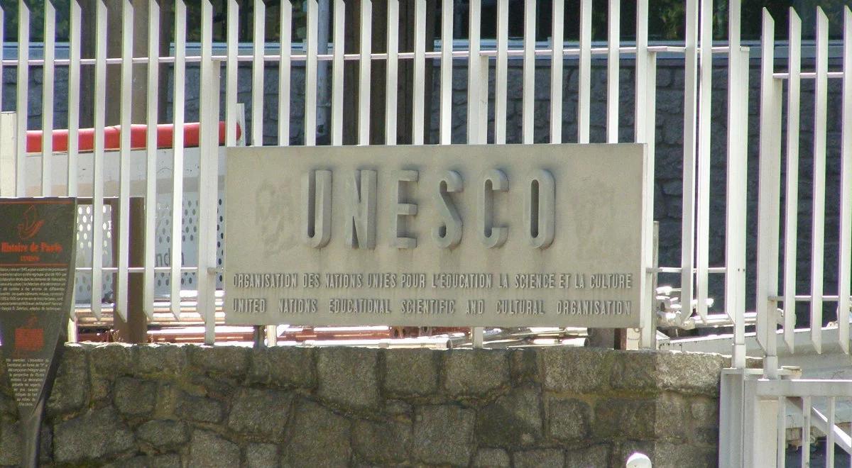 Wicepremier Piotr Gliński podpisał w Paryżu umowę z UNESCO