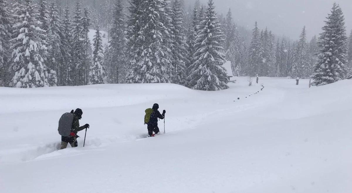 W górach drugi stopień zagrożenia lawinowego. Śnieg utrudni też jazdę kierowcom