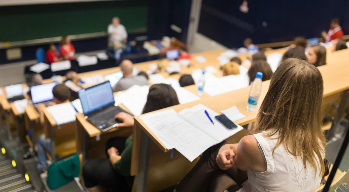 Dr Janowski o sytuacji na uniwersytetach: wyszliśmy z jednego totalitaryzmu i wpadamy w drugi