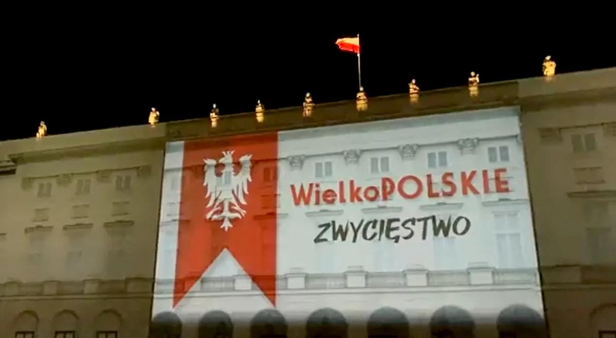 Rocznica powstania wielkopolskiego. Iluminacje na Pałacu Prezydenckim, budynkach KPRM i PKiN