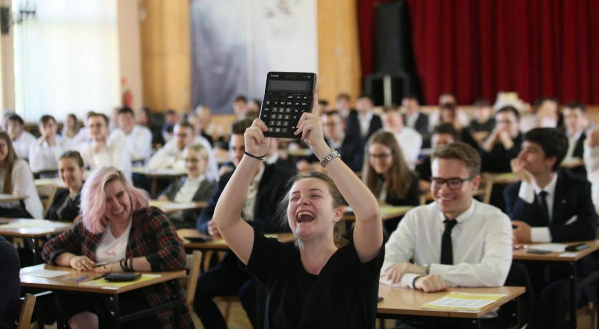 Matura 2018: egzamin z matematyki na poziomie podstawowym. Sprawdź, czy byś zdał [ARKUSZE, PYTANIA, NAJWAŻNIEJSZE INFORMACJE]