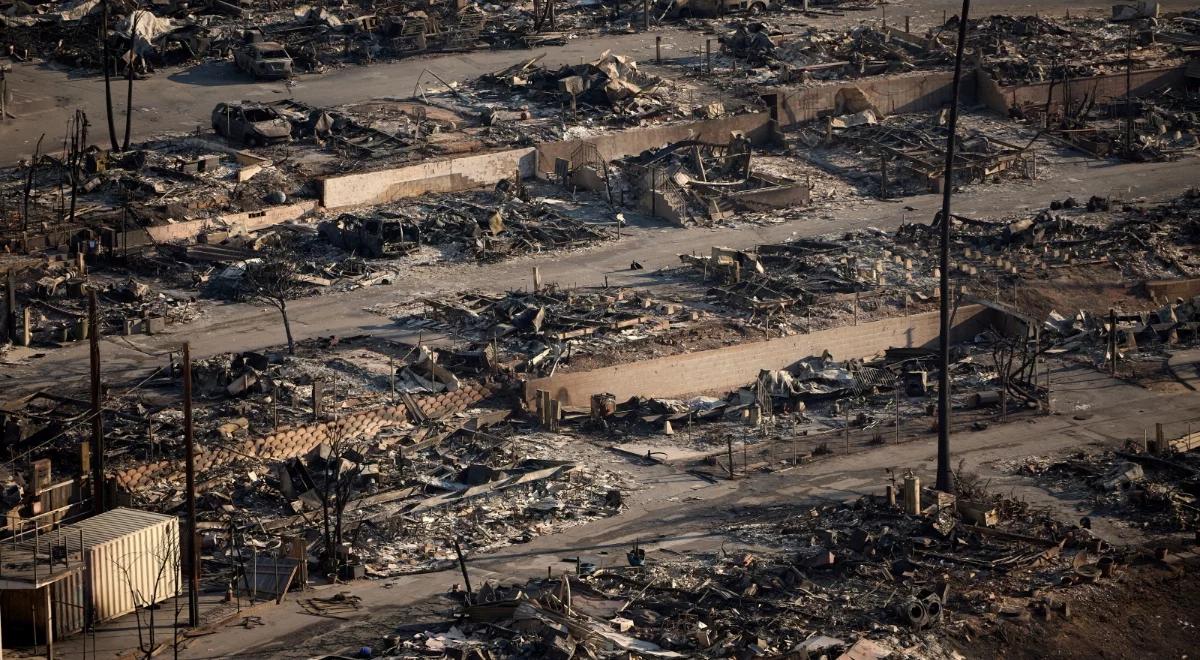 Całe dzielnice zniknęły z powierzchni ziemi. Morze ruin. Przejmujący widok Los Angeles [ZDJĘCIA]