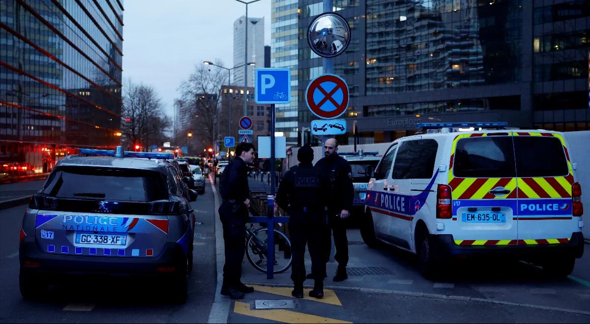 Paryż: wybuch paniki w centrum handlowym. Policja ucina spekulacje o strzałach