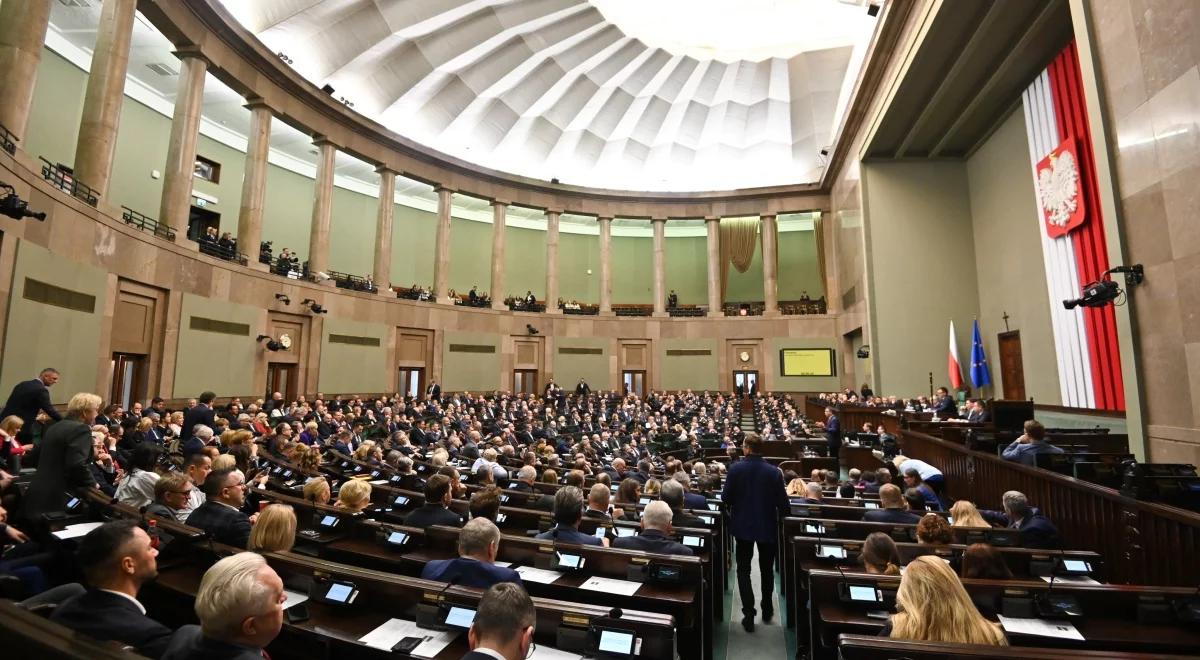 Koalicja Obywatelska znowu przed PiS. Jest nowy sondaż CBOS