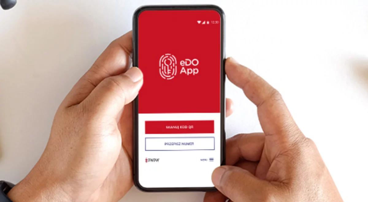 E-dowód w dłoni, eDO App w telefonie. Aplikacja usprawni korzystanie z elektronicznego dokumentu