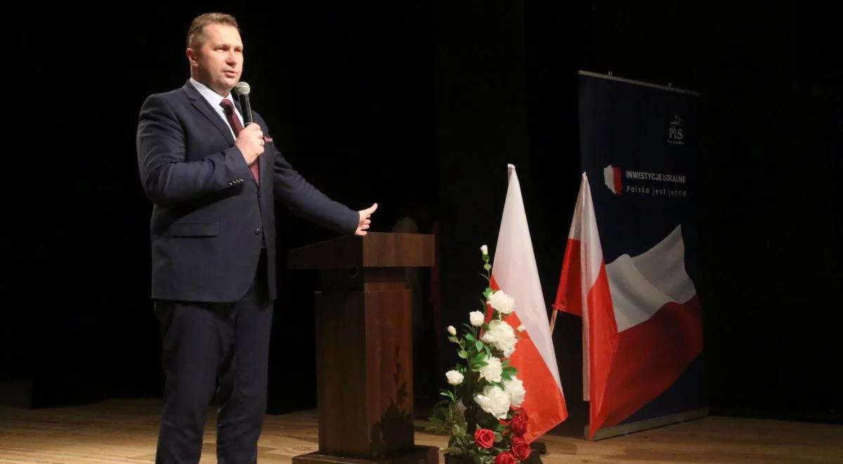 "Rządowe inwestycje ratują rynek pracy". Minister edukacji spotkał się z wyborcami