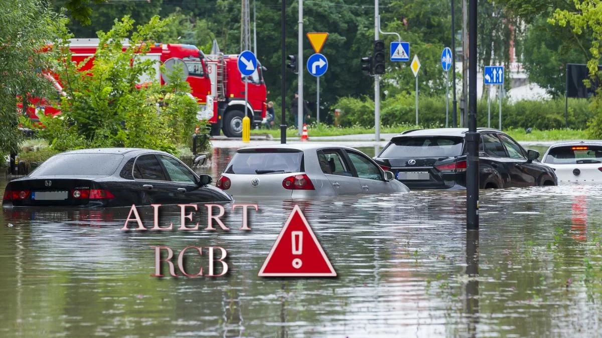 Alert RCB przed gwałtownymi burzami nad Polską. "Możliwe podtopienia"