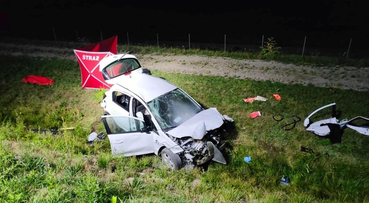 Auto uderzyło w bariery, potem stoczyło się ze skarpy. Zginęła 19-latka