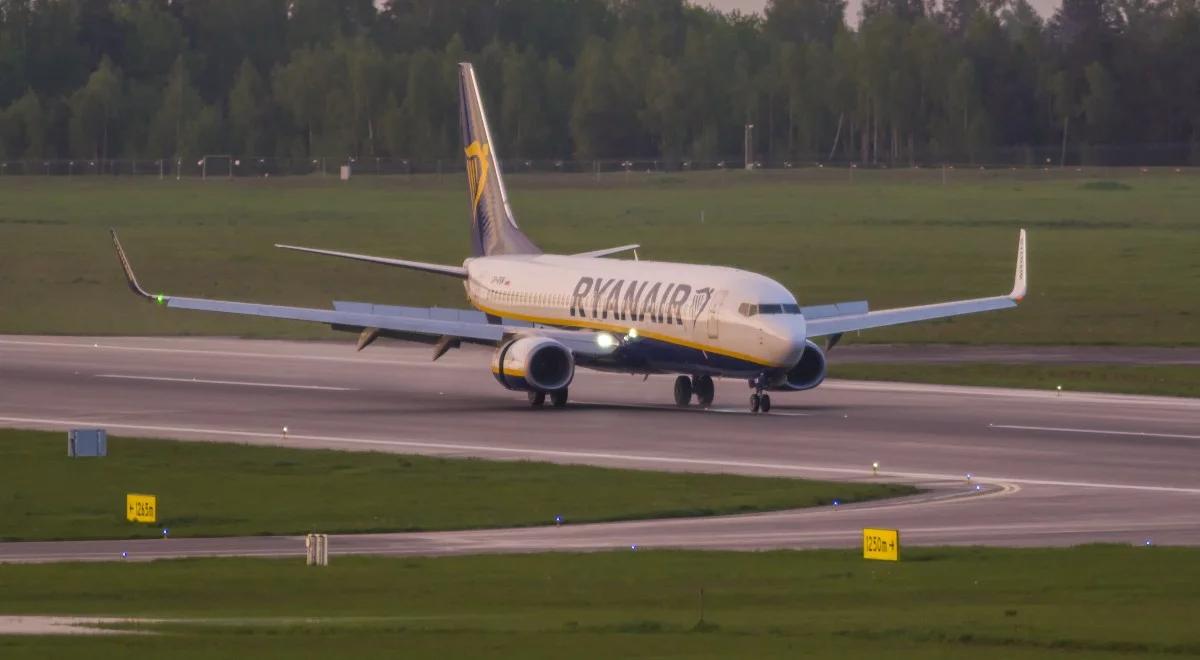 Fałszywy alarm bombowy w samolocie linii Ryanair. Policja wszczęła dochodzenie