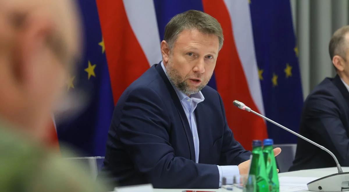 Trudna sytuacja pogodowa. Kierwiński: służby pozostają w pełnej gotowości