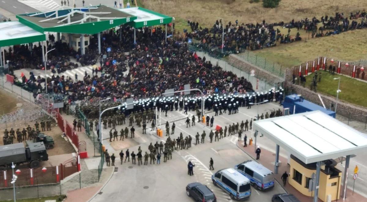 "Jest celem ataku, podobnie jak my w 2015 roku". Węgry solidarne z Polską