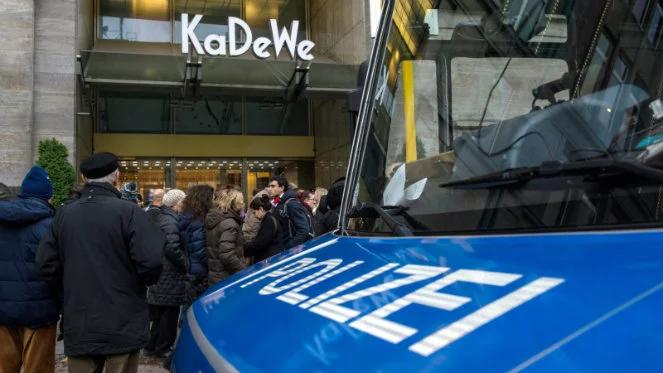 Zuchwały napad  w słynnym niemieckim domu handlowym