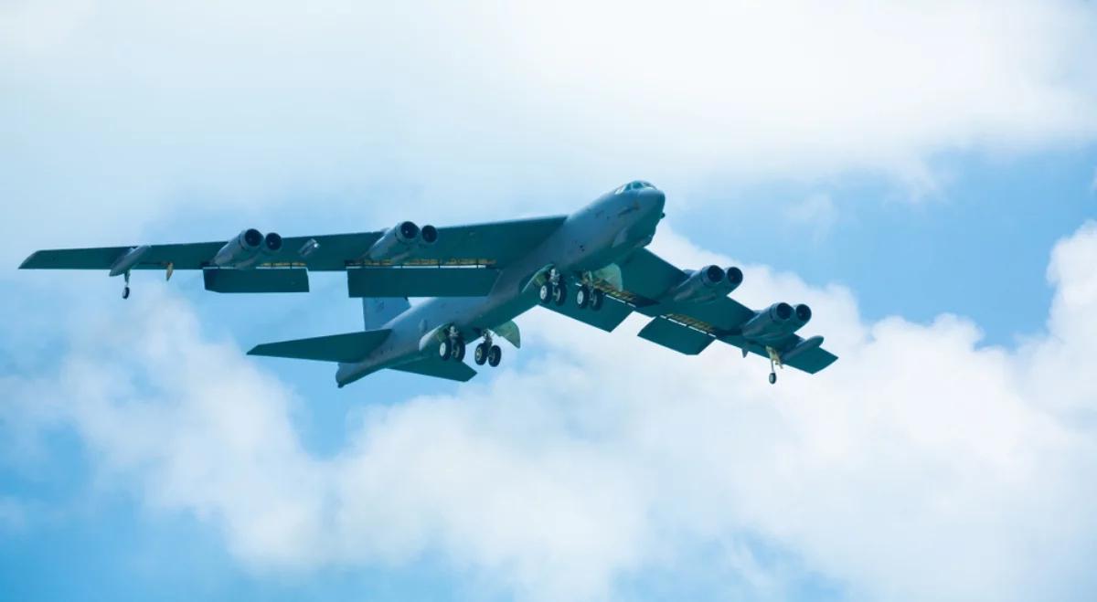 Rosyjski resort obrony: amerykański bombowiec B-52H śledził naszego myśliwca Su-27