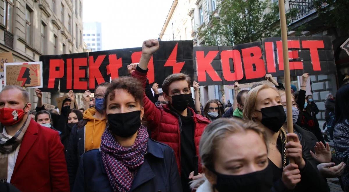 Członek Lewicy Razem sparodiował ofiarę Grudnia'70.  Ma zostać zawieszony