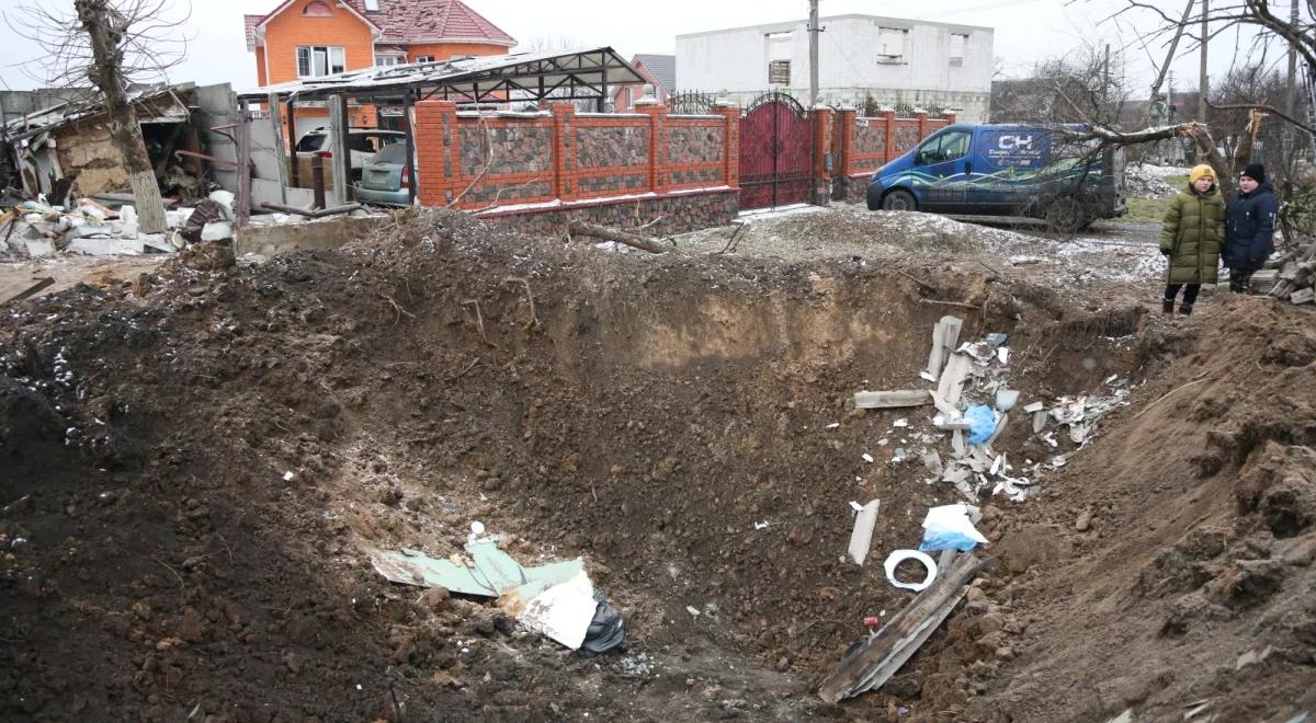 Zmasowany ostrzał Ukrainy. Wystrzelono kilkadziesiąt rakiet, są ofiary